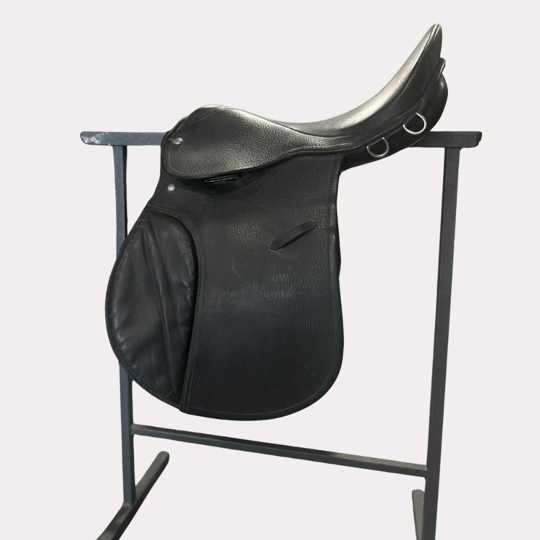 Selle cuir taille 17